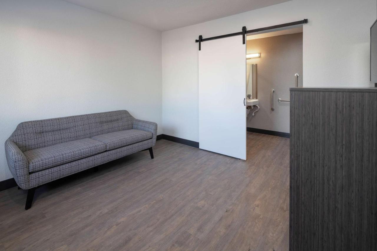 Motel 6-Fontana, Ca Ngoại thất bức ảnh
