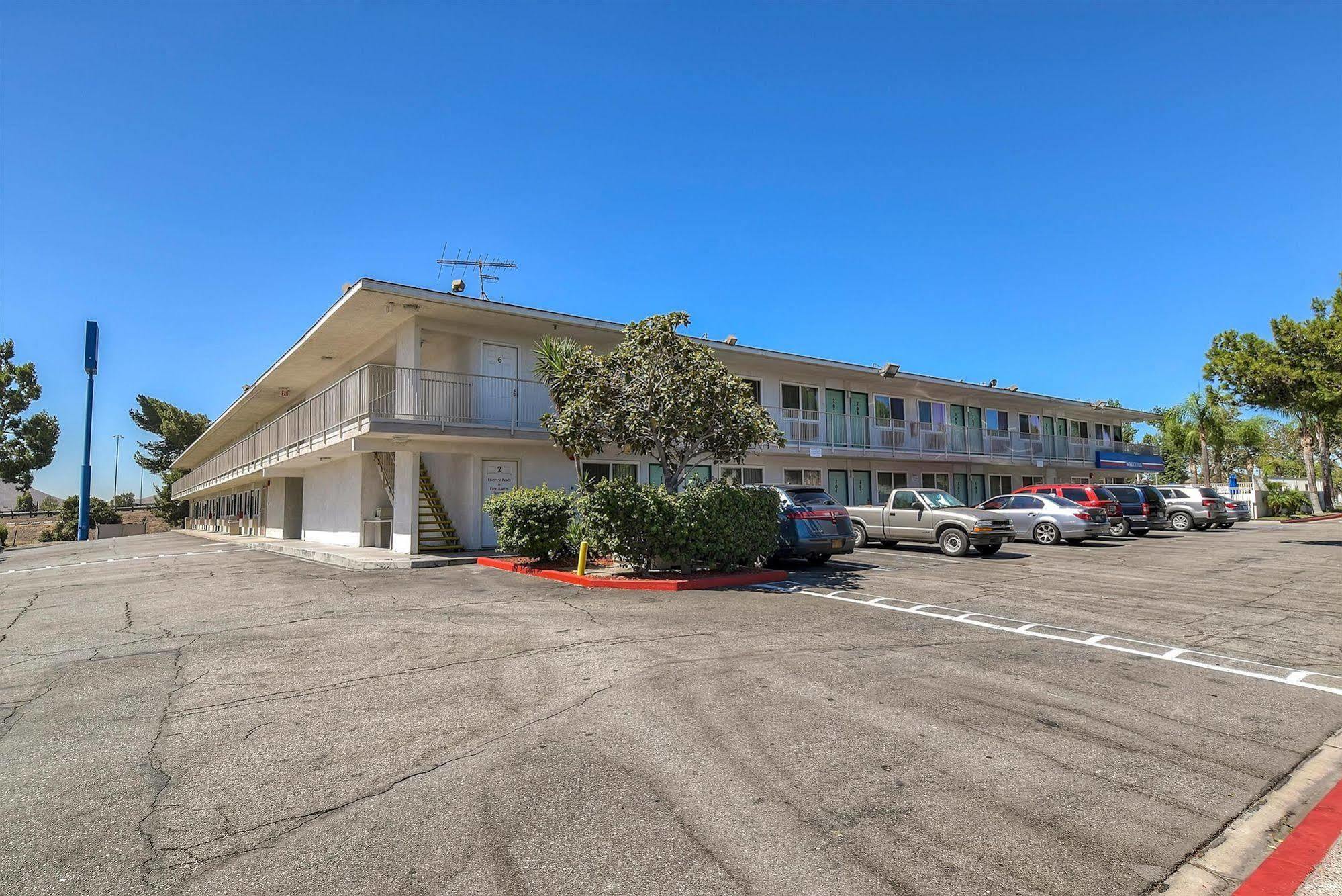 Motel 6-Fontana, Ca Ngoại thất bức ảnh