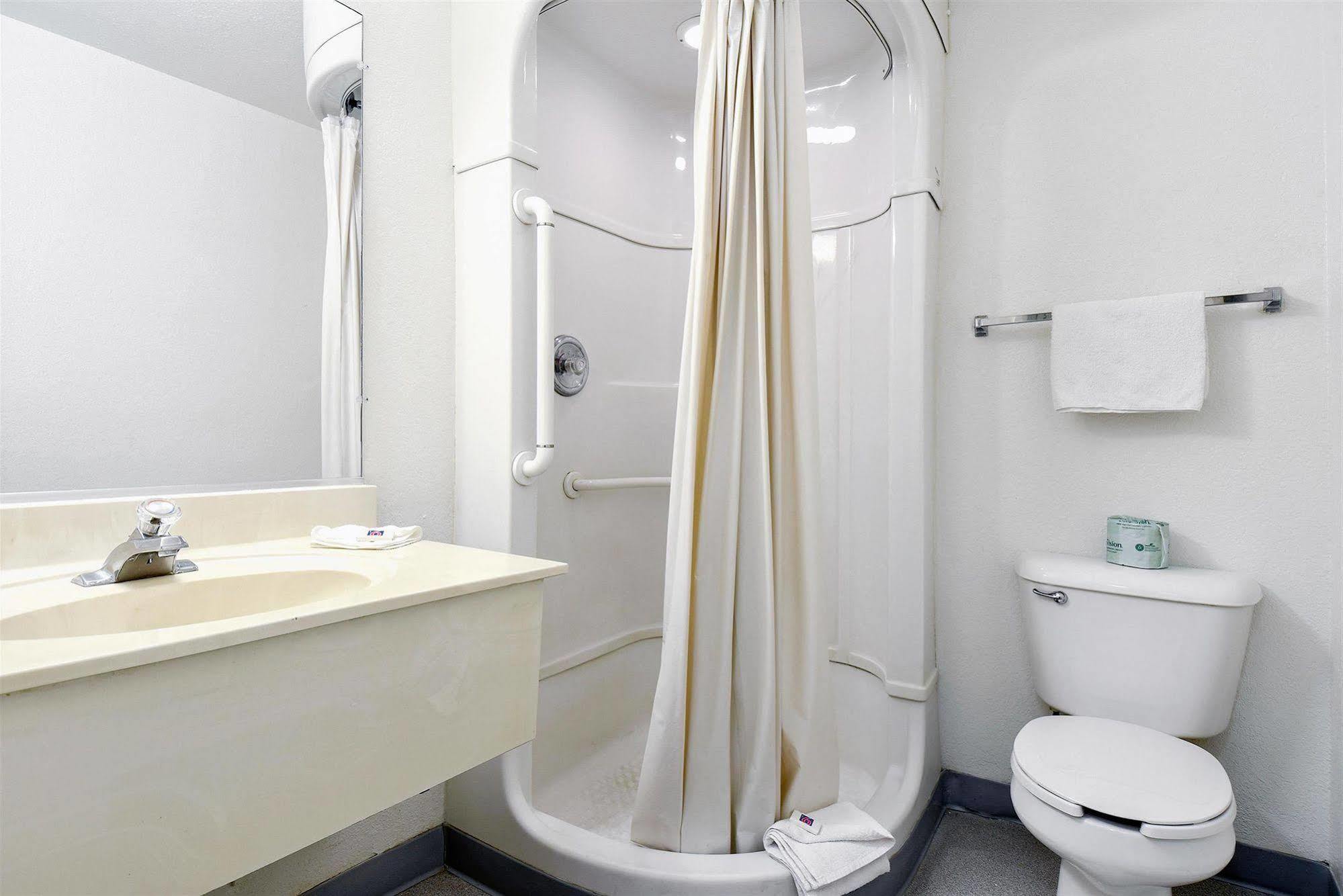 Motel 6-Fontana, Ca Ngoại thất bức ảnh
